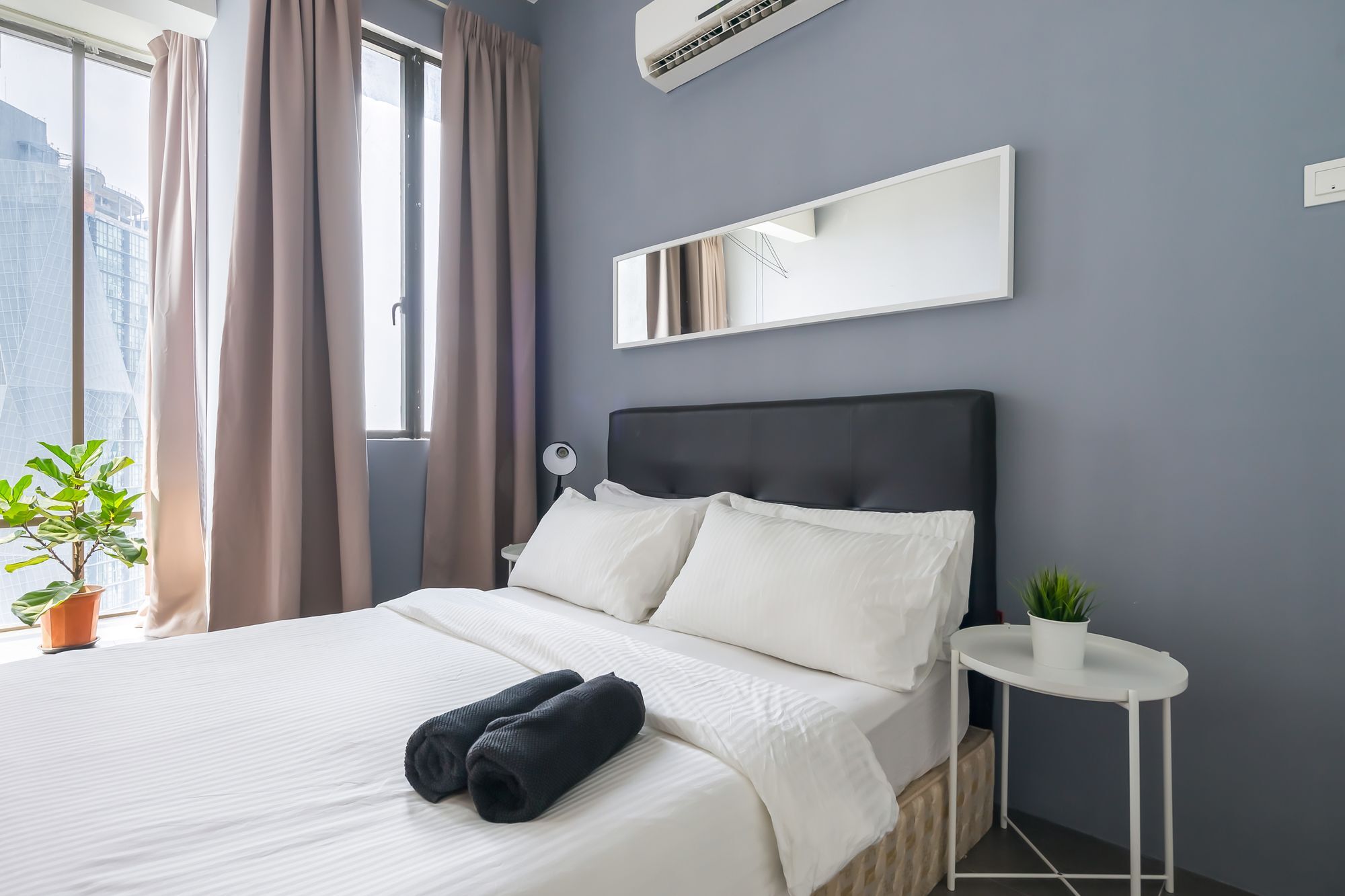The 12 Suites @ Empire Damansara Петалинг-Джая Экстерьер фото