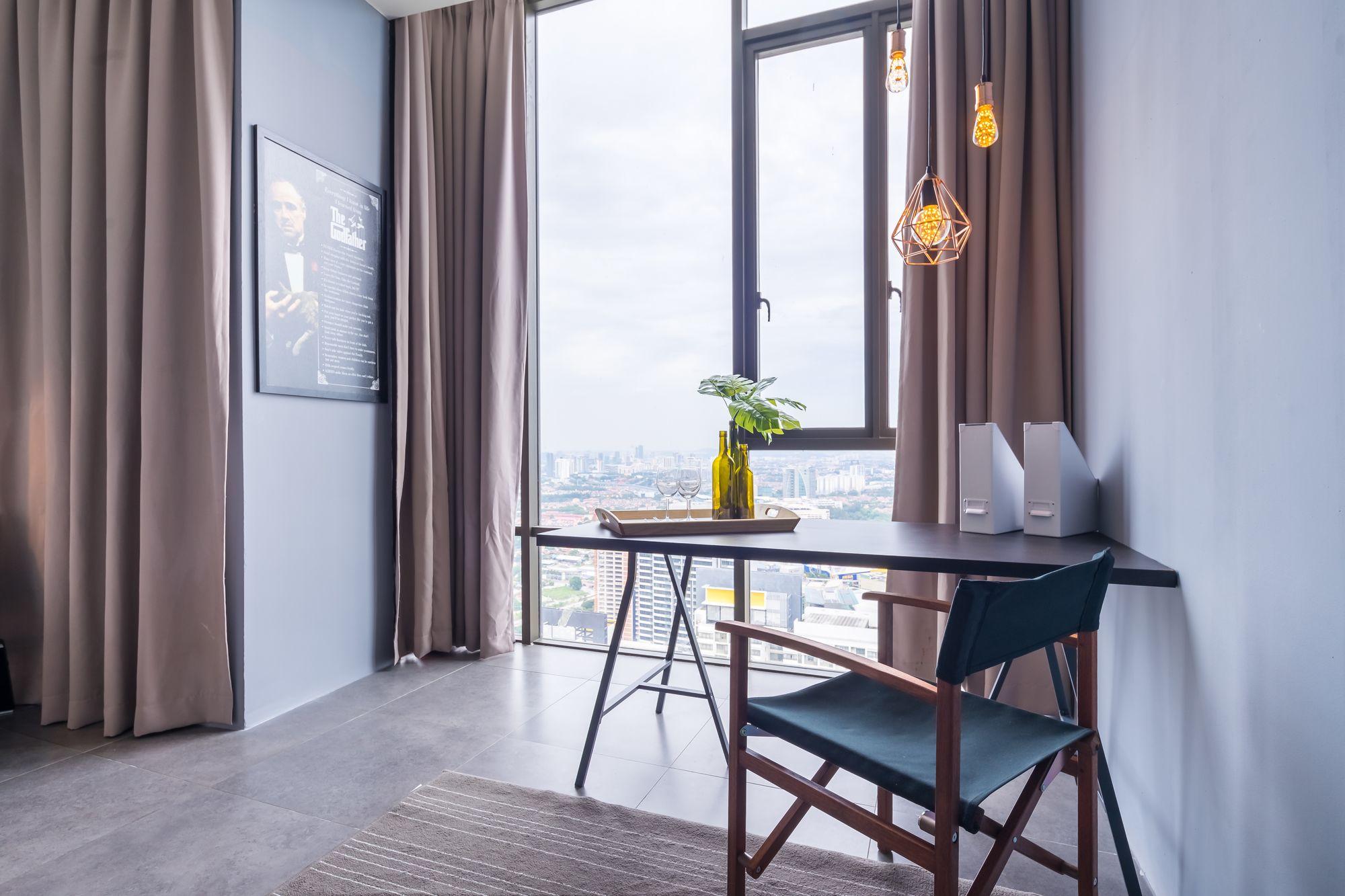 The 12 Suites @ Empire Damansara Петалинг-Джая Экстерьер фото
